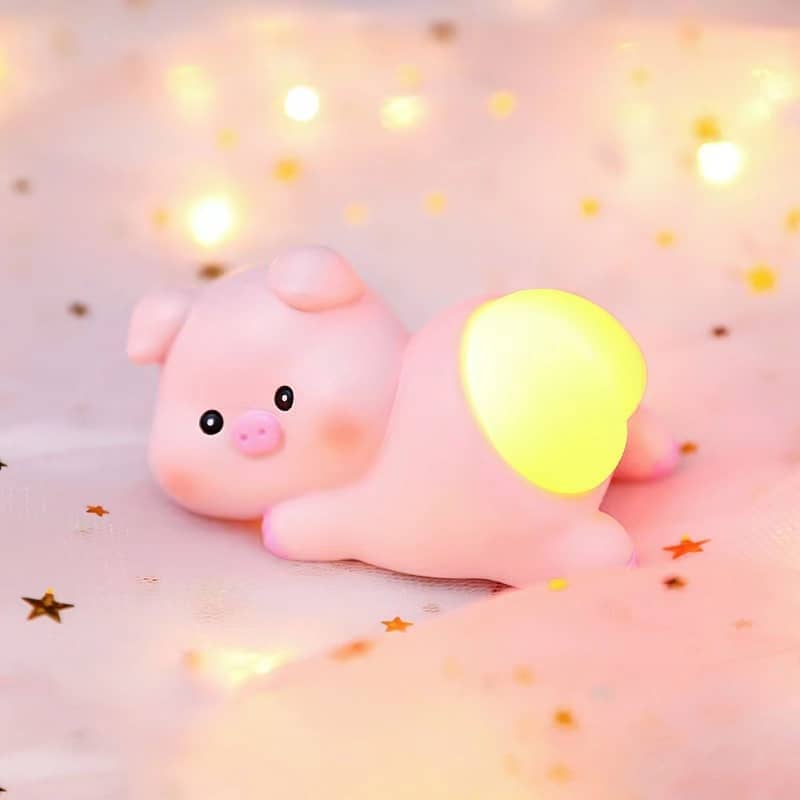 Patung bercahaya LED Kuromi Pig